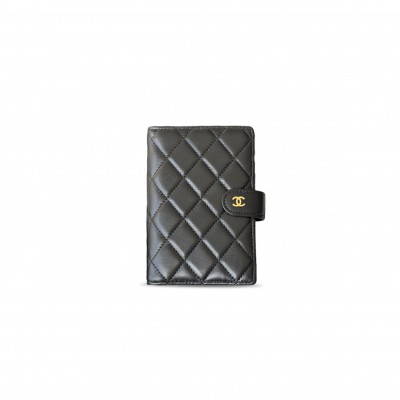 CHANEL MASTER QUILTED PASSPORT HOLDER A96066 (15*10*3cm)
